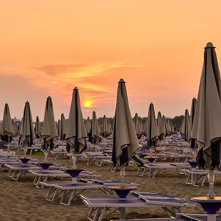 Seafront View In Bibione-beahost Διαμέρισμα *